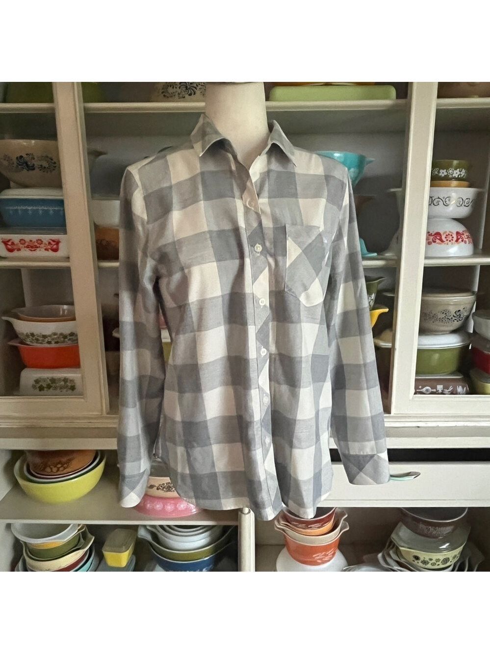 Vineyard Vines Relaxed Fit Gray and White Plaid Shirt - Size 4